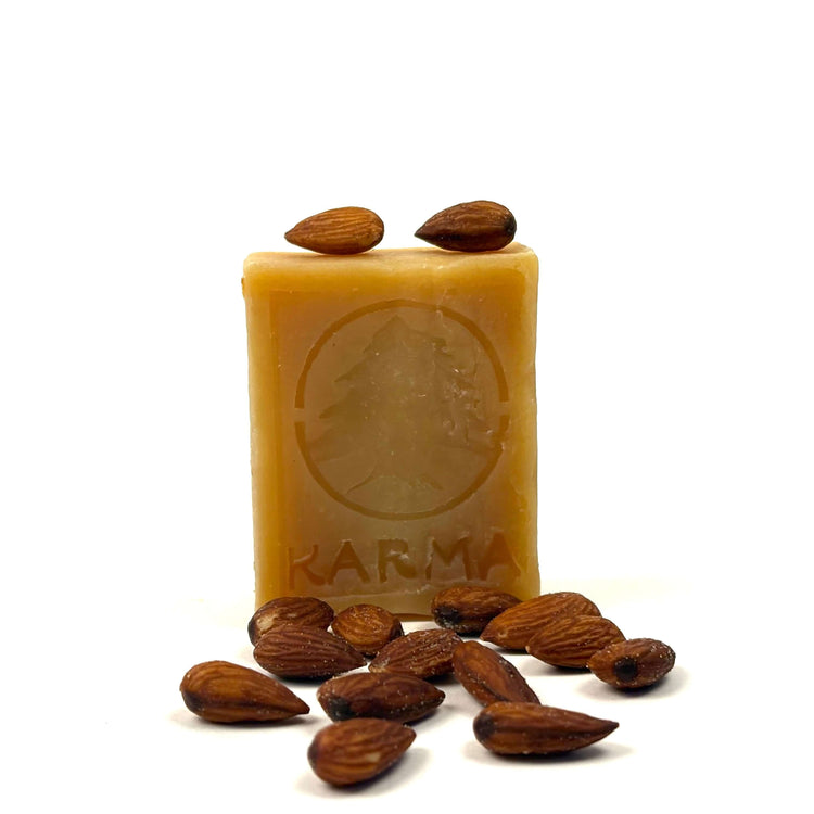 Mandelseife ca. 120gr. – Handgemachte Luxus-Seife mit Mandelöl und Mandeln zur sanften Hautpflege