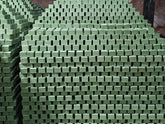 Alepposeife DUFTFREI für Haut Gesicht Haareseife Verpackte 100g PREMIUM Stapel von handgefertigten Seifenstücken in grüner Farbe.